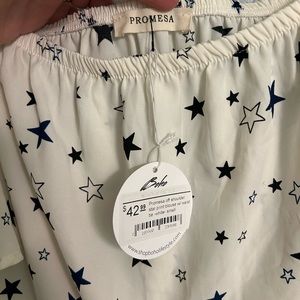 Promesa off shoulder star print blouse w/waist tie